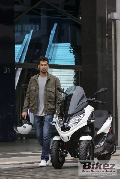 2020 Piaggio MP3 300 hpe Sport