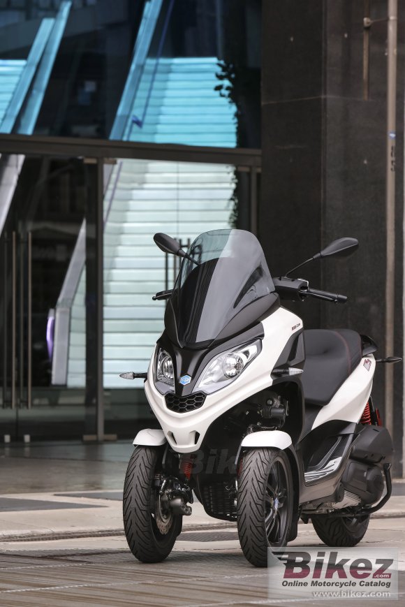 2020 Piaggio MP3 300 hpe Sport