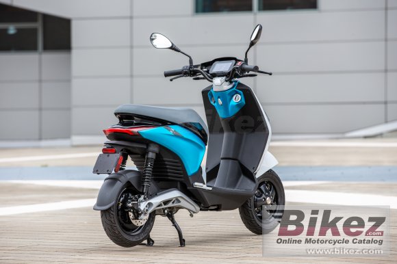 2022 Piaggio 1 