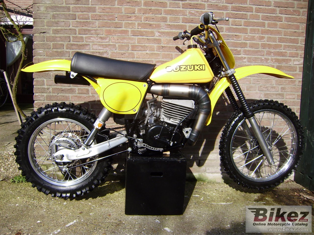 Suzuki RM 400 C