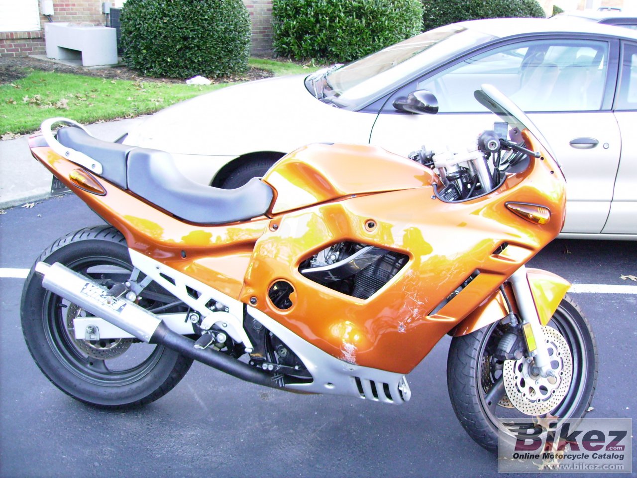 Suzuki GSX 600 F