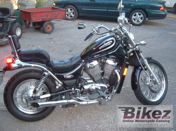 2004 Suzuki Intruder 800