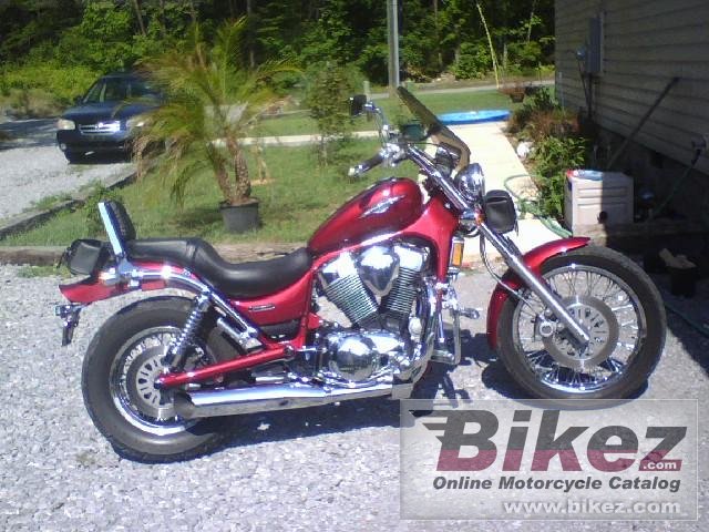 Suzuki Boulevard S83