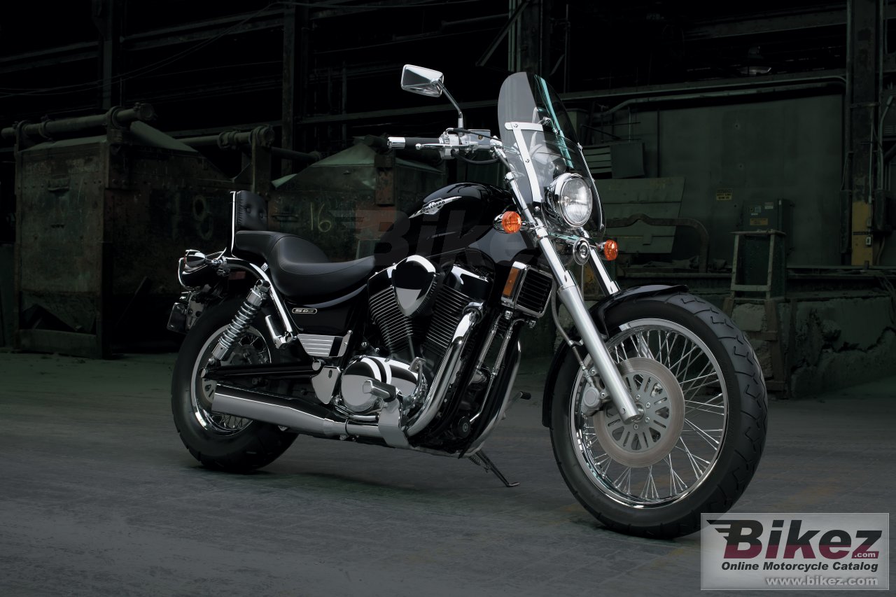 Suzuki Boulevard S83