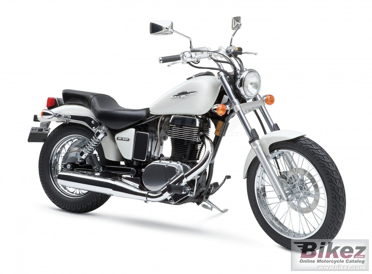 Suzuki Boulevard S40