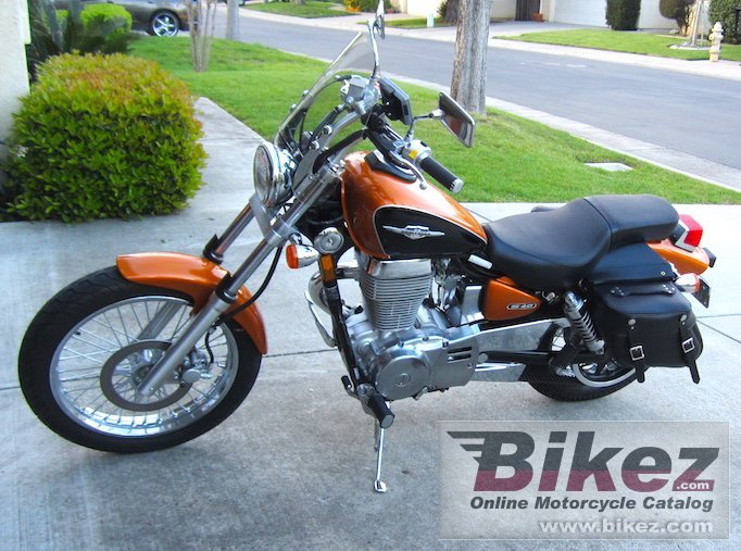 Suzuki Boulevard S40