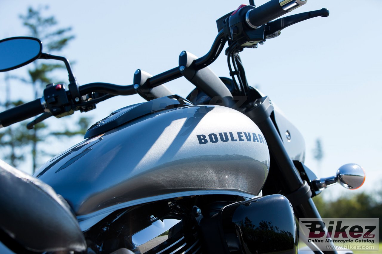 Suzuki Boulevard M50