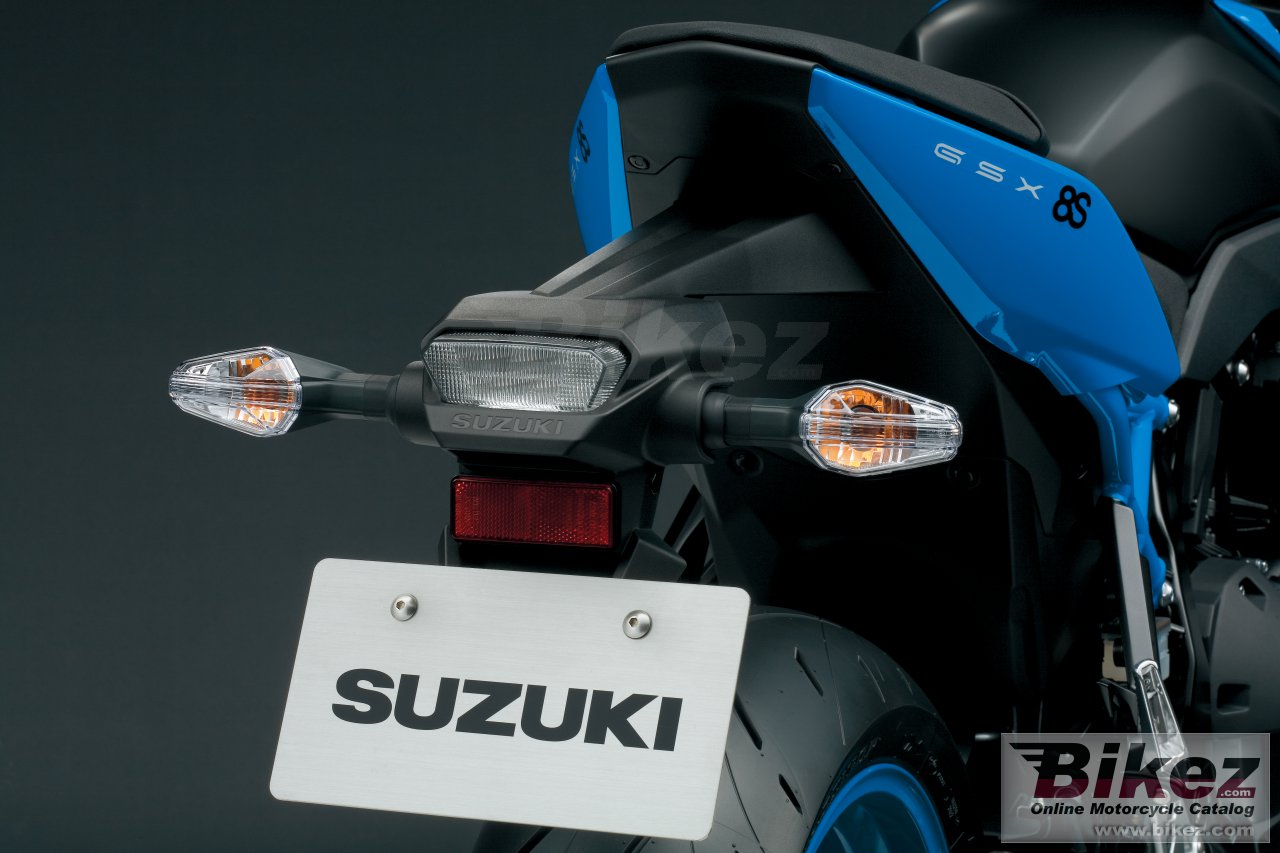Suzuki GSX-8S