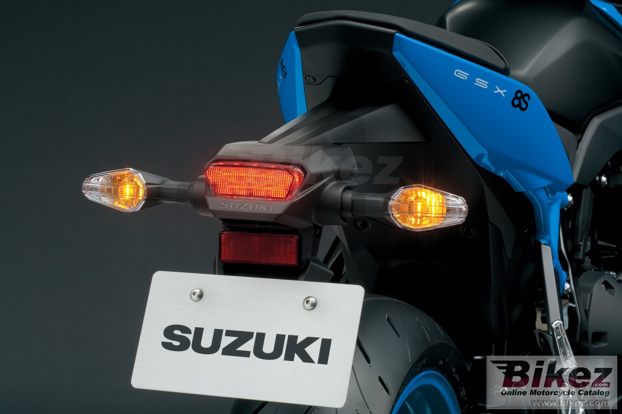 Suzuki GSX-8S