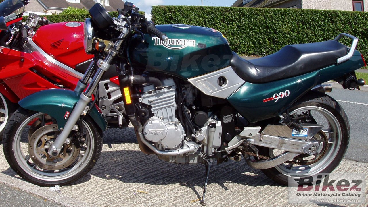 Triumph Trident 900