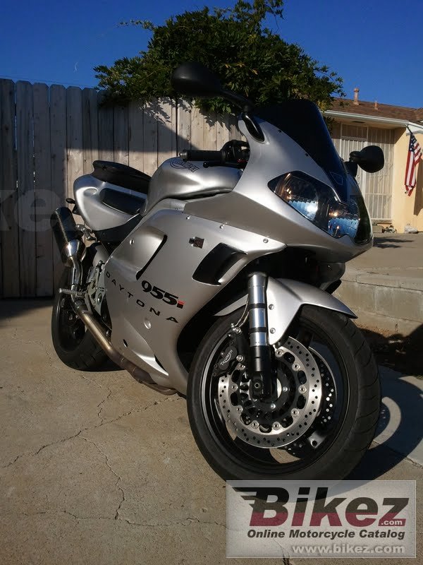 Triumph Daytona 955i
