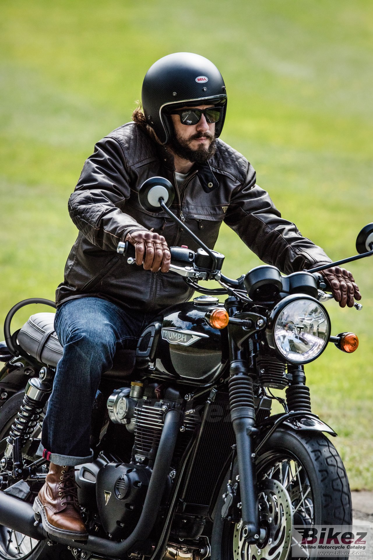 Triumph Bonneville T120 Black