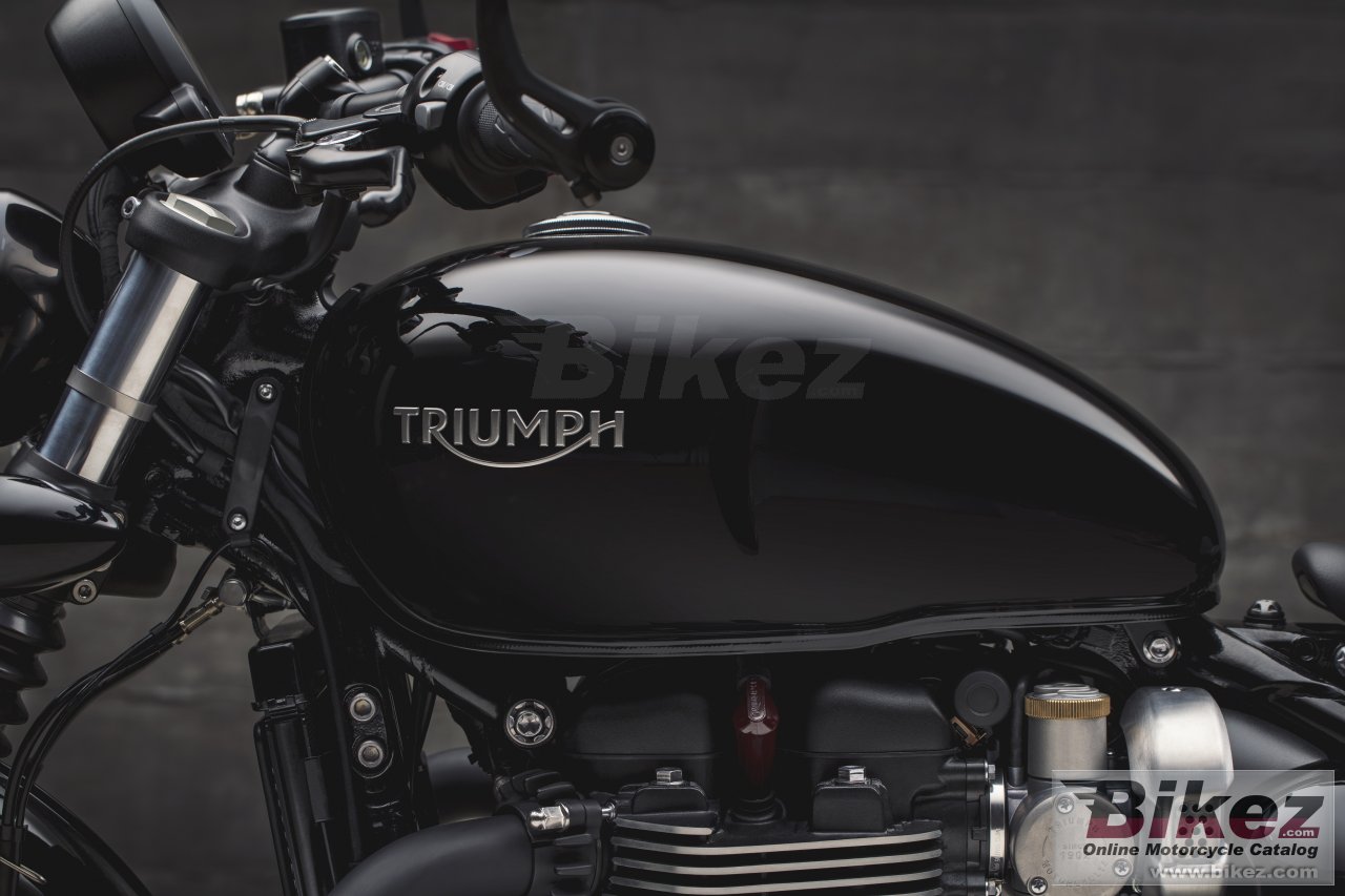 Triumph Bonneville Bobber Black