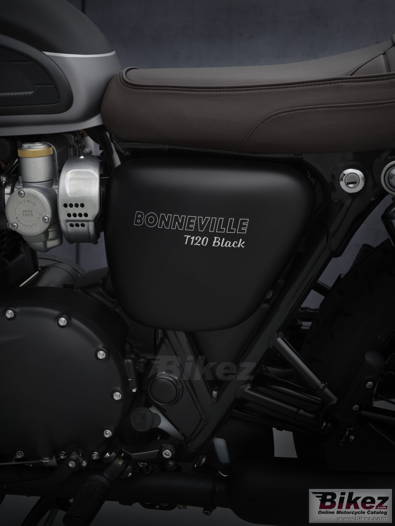 Triumph Bonneville T120 Black