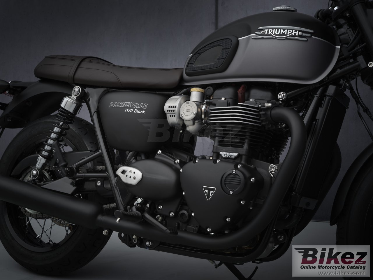 Triumph Bonneville T120 Black