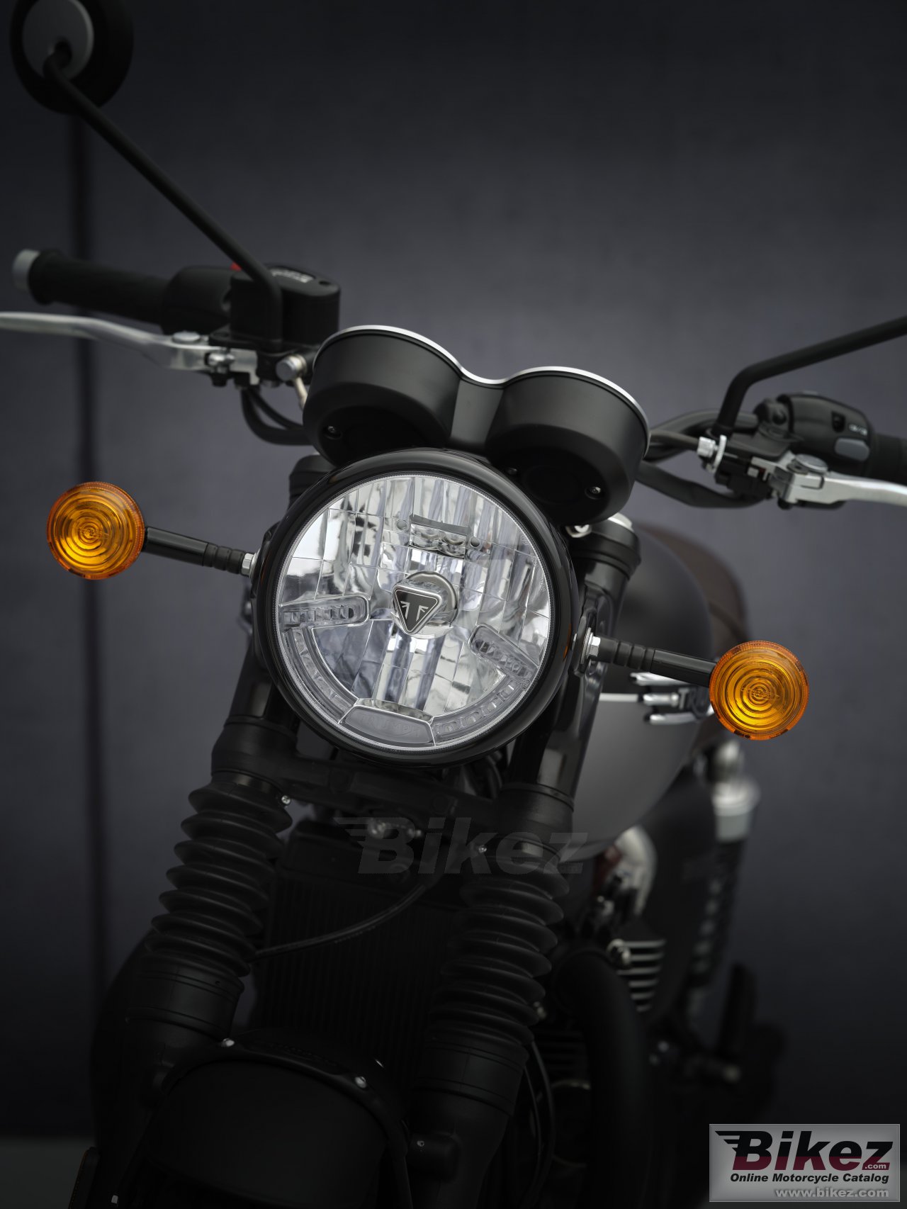 Triumph Bonneville T120 Black