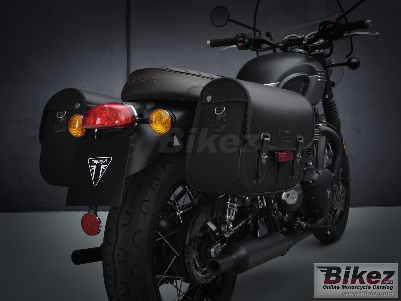 Triumph Bonneville T120 Black