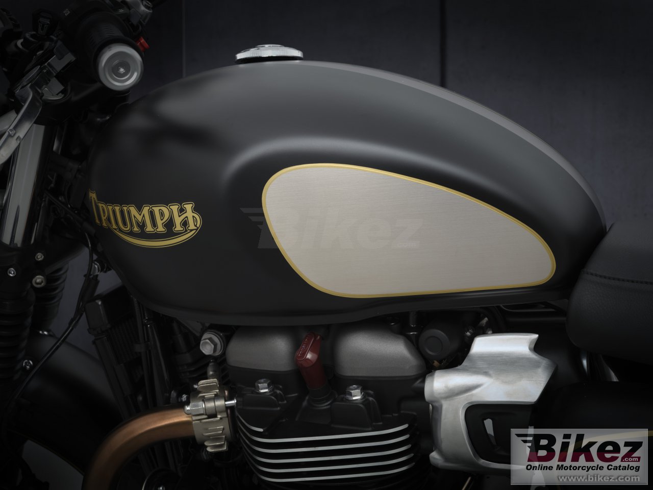 Triumph Street Twin Gold Line