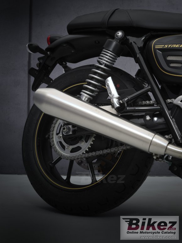 2021 Triumph Street Twin Gold Line