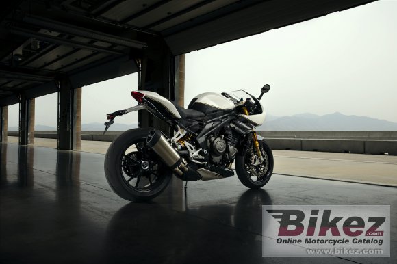 2022 Triumph Speed Triple 1200 RR