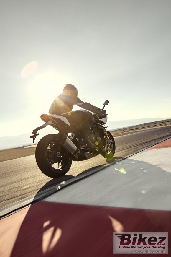 2022 Triumph Speed Triple 1200 RR