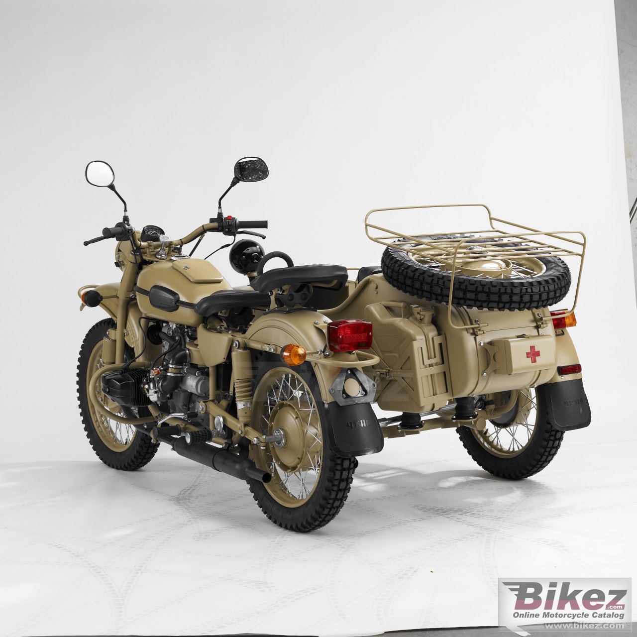 Ural Pustinja 750