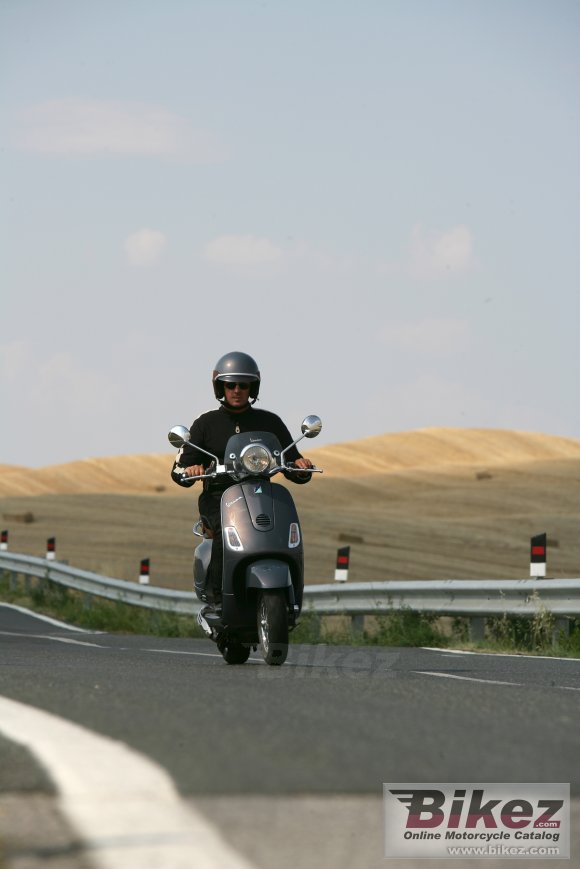 2007 Vespa LXV 125