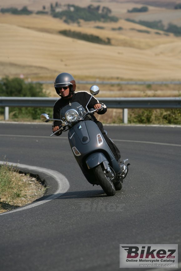 2007 Vespa LXV 125