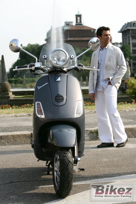 2007 Vespa LXV 125