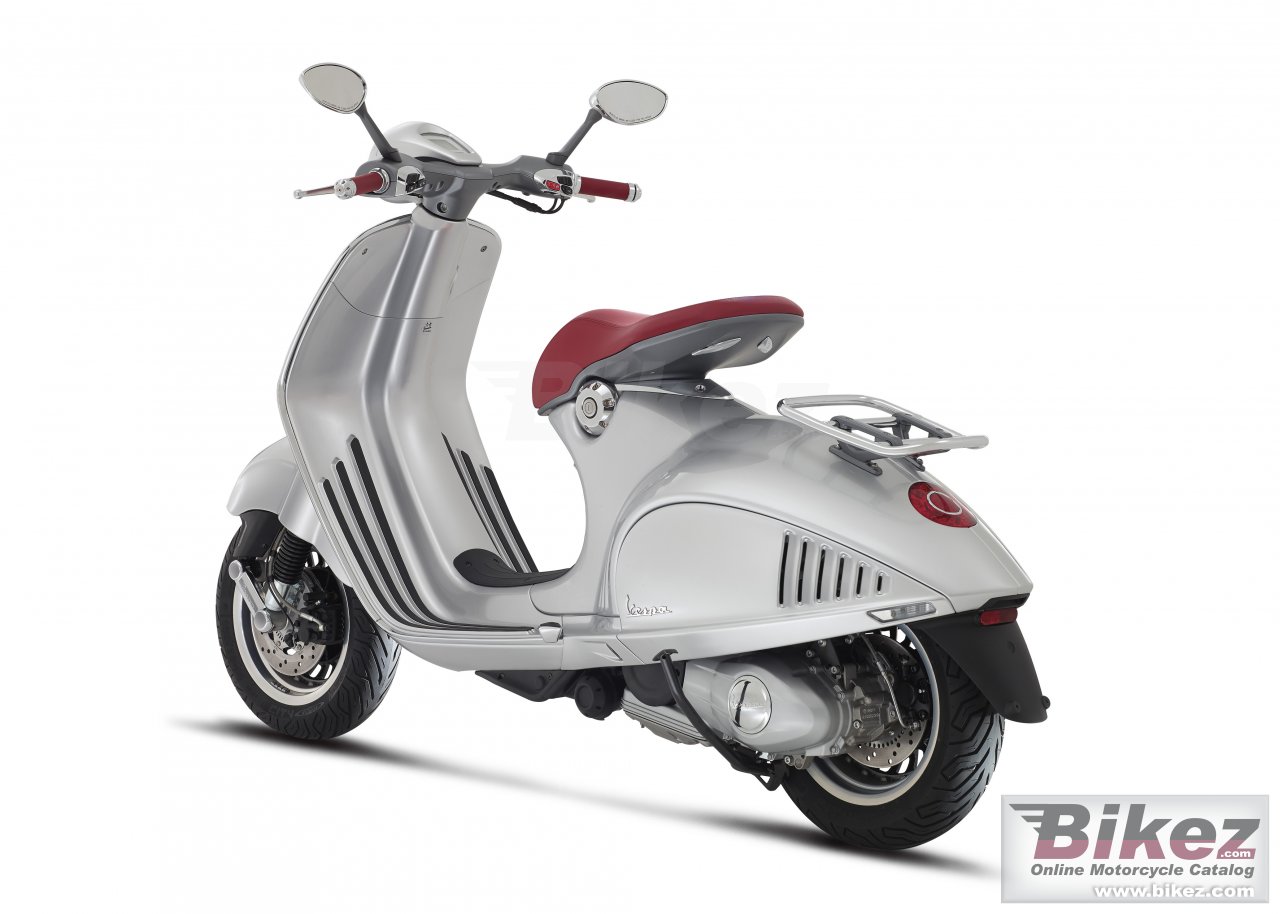 Vespa 946