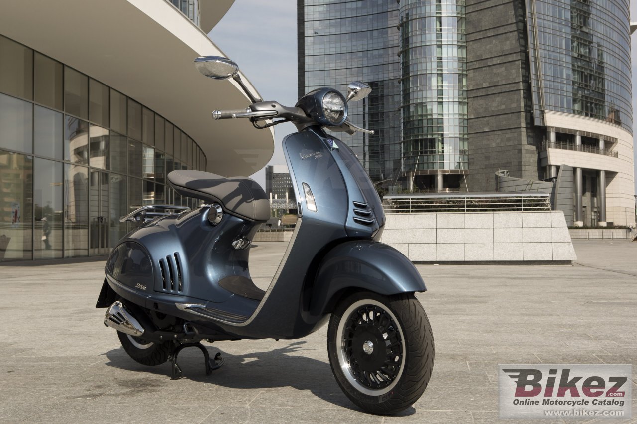 Vespa 946