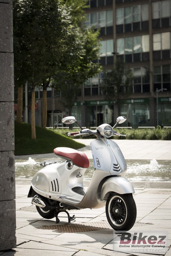 2015 Vespa 946