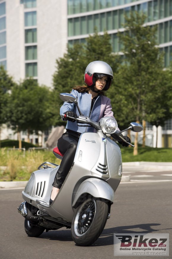 2015 Vespa 946