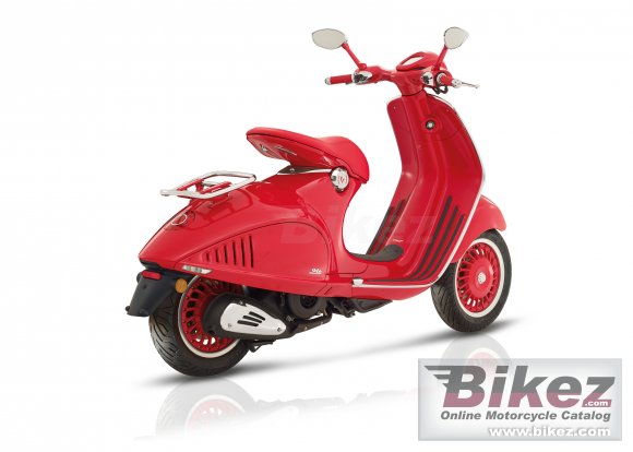 2017 Vespa 946 RED