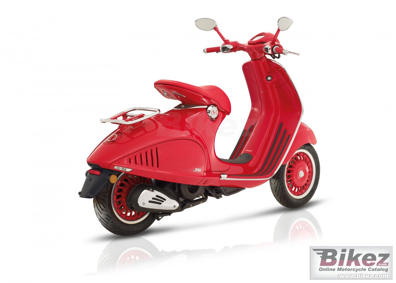 Vespa 946 RED