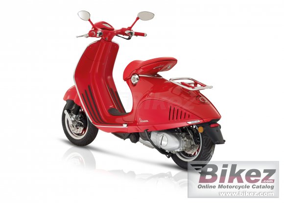 2017 Vespa 946 RED