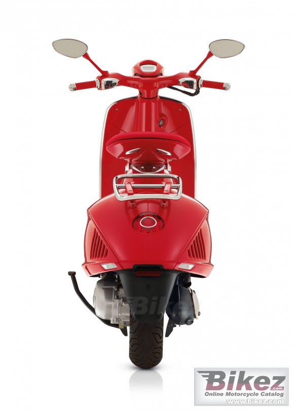 2017 Vespa 946 RED