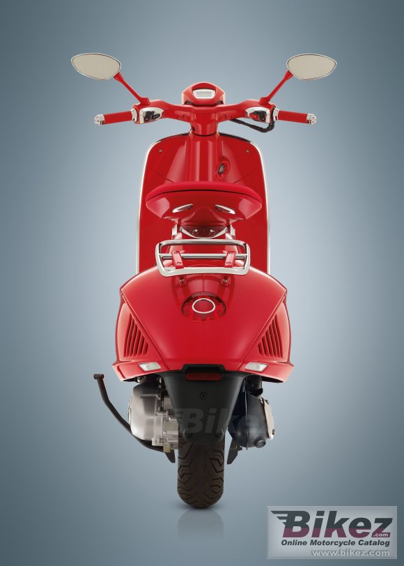 2017 Vespa 946 RED