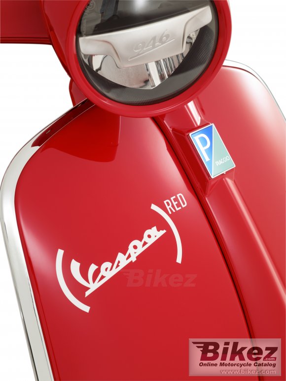 2017 Vespa 946 RED