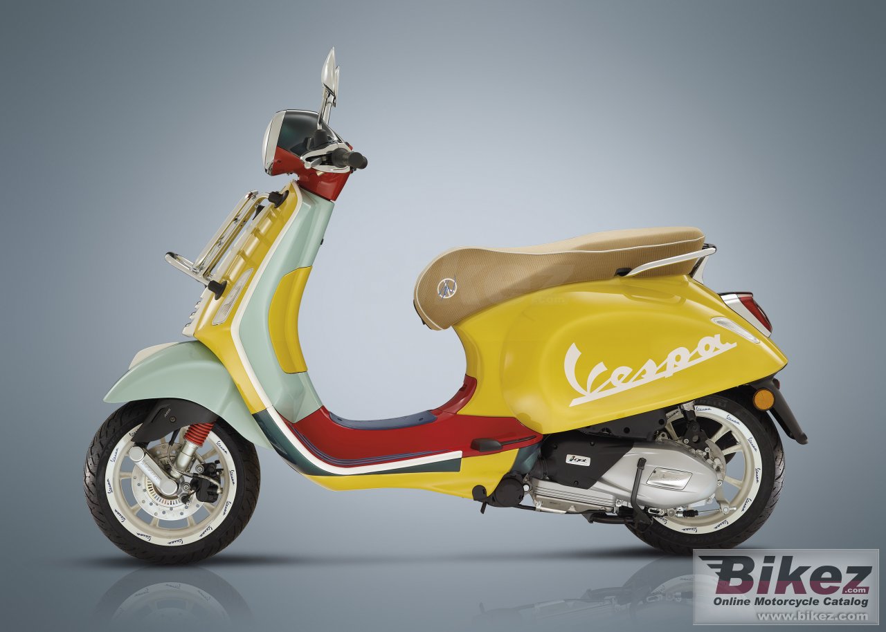 Vespa Primavera Sean Wotherspoon