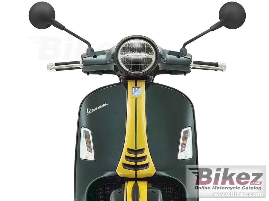 Vespa GTS Super 300 Racing Sixties