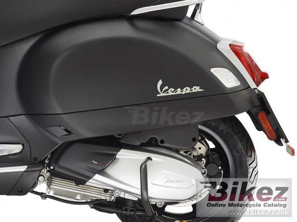 2021 Vespa GTS Super 300 Tech