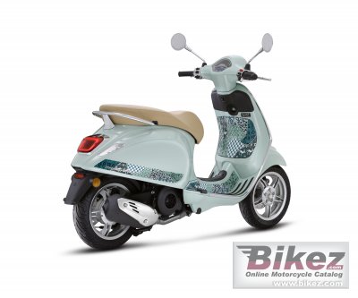 2025 Vespa Primavera 150 Batik