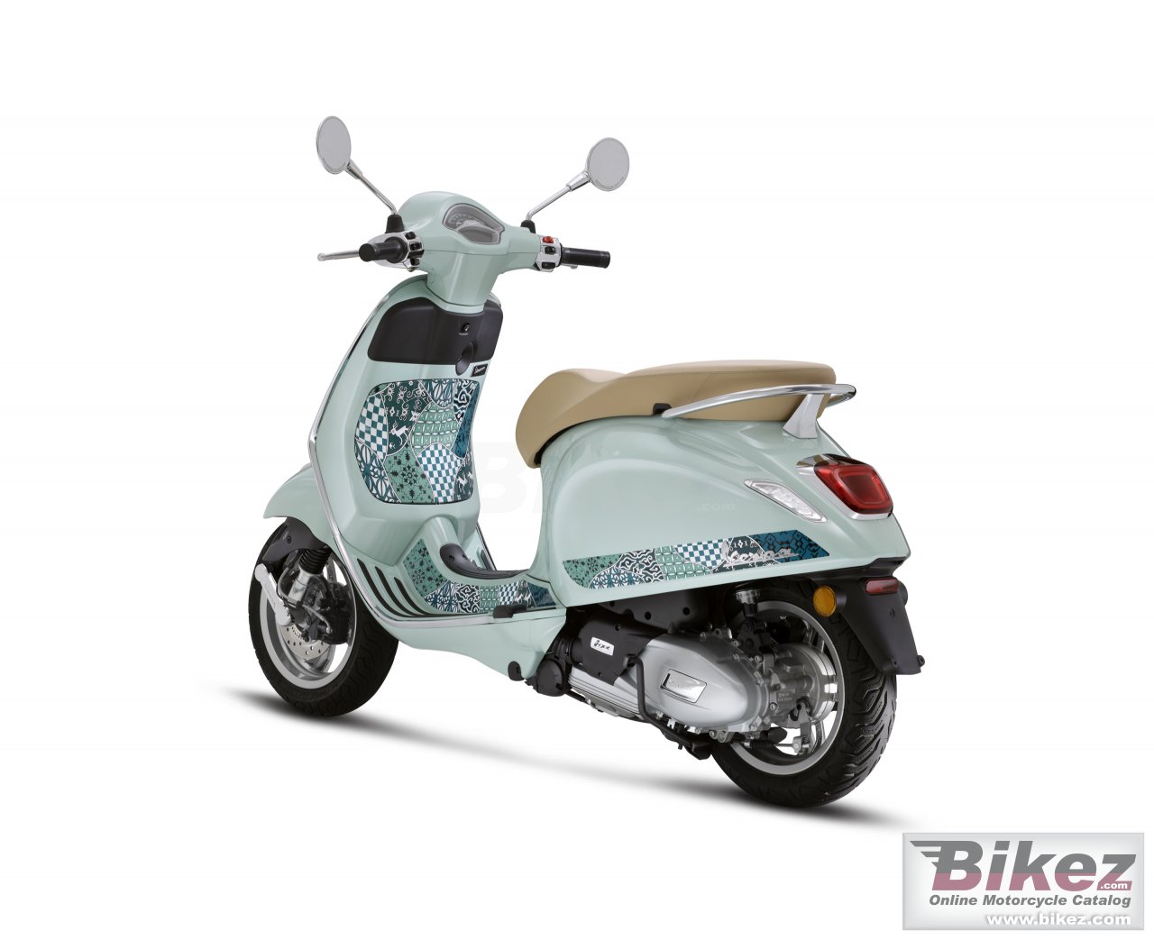 Vespa Primavera 50 Batik