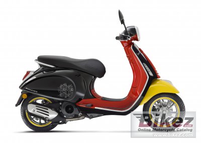 2025 Vespa Primavera Disney Mickey Mouse Edition