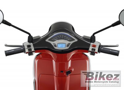 2025 Vespa Primavera Disney Mickey Mouse Edition