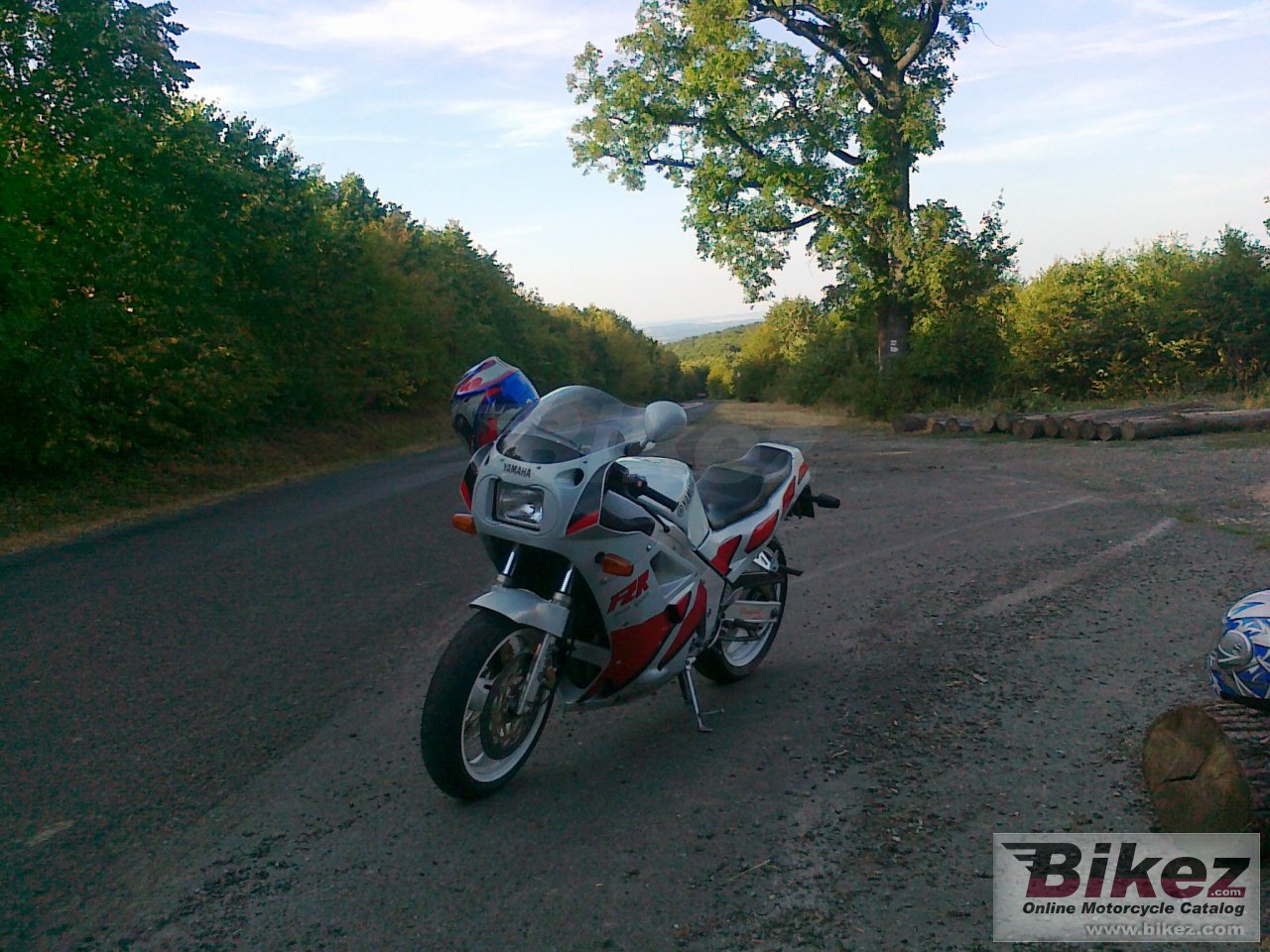 Yamaha FZR 1000 Genesis