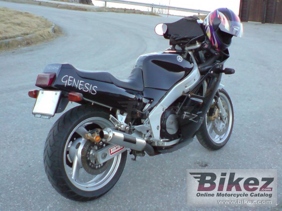 1987 Yamaha FZR 1000 Genesis