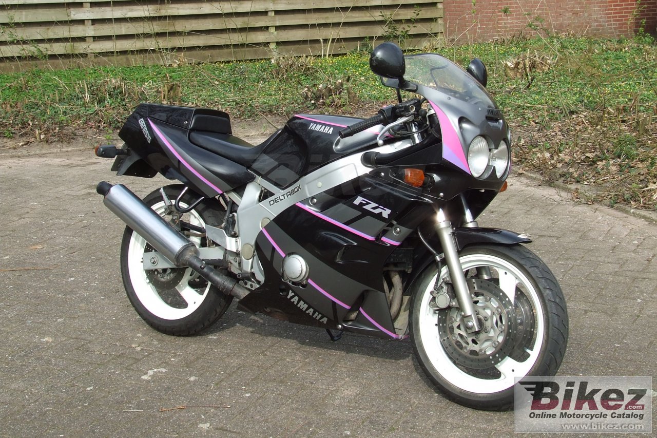 Yamaha FZR 600