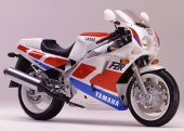 1989 Yamaha FZR 1000 (reduced effect)